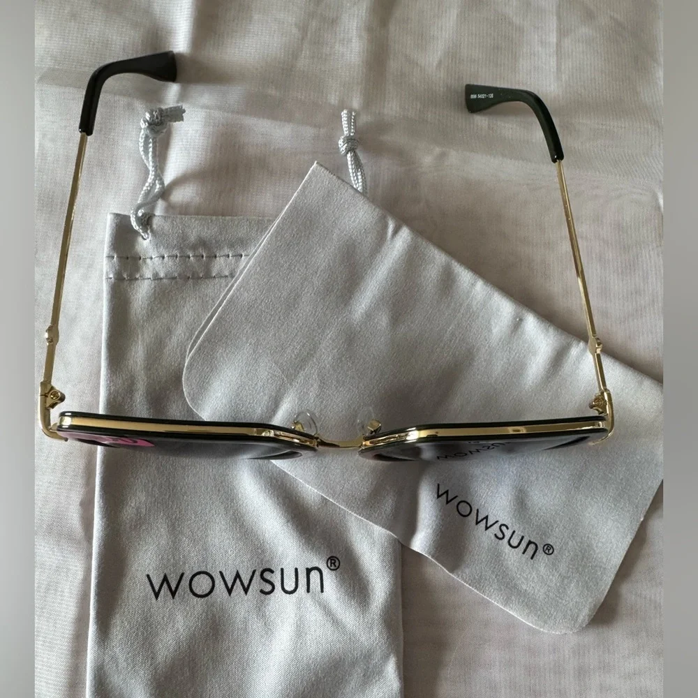 Designer inspired look for less Sunglasses by Wow Sun - NWT with cloth and pouch